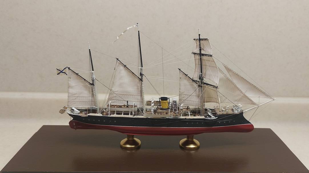 Модель канонерской лодки "КОРЕЕЦ" (1/350) / Gunboat model "KOREYETS" (1/350)