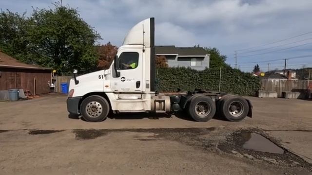 2015 FREIGHTLINER CA125DC TANDEM AXLE DAY CAB TRACTOR 403