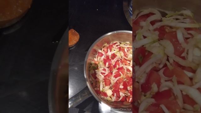 Французский салат из молодых побегов цикория. Salade française de jeunes pousses de chicorée.