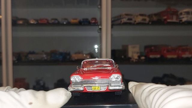 1:43 Greenlight Holywood 1958 Plymouth Fury