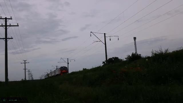 РЖД ЭД9МК-0165 с приветливой бригадой
