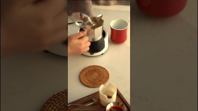 #coffee #coffeelover #coffeeaddict #coffeetime #icedcoffee #mokapot