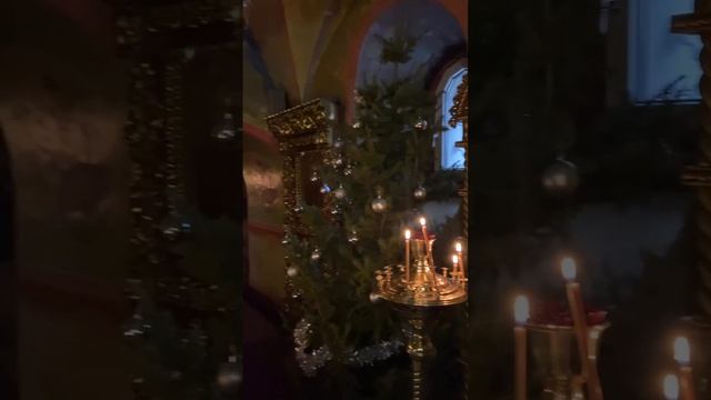 Очень красивый и уютный Храм - благодать