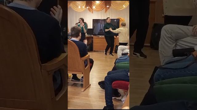 Дорогие друзья, вчера был "Рождественский концерт. Я спела песню"Зимняя сказка "! из репертуара Д. Г