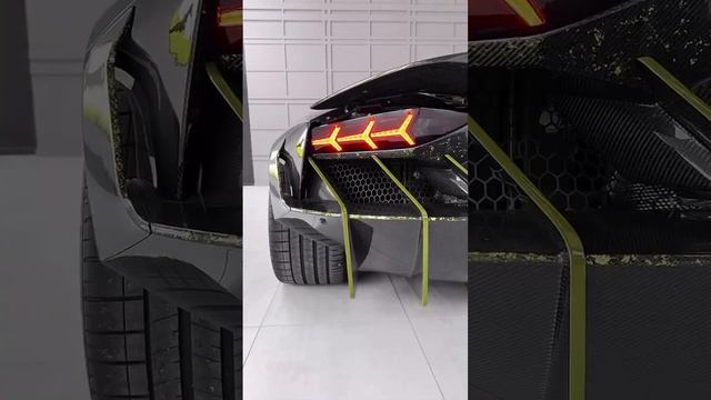 Lamborghini Aventador SVR Conversion LP 700-4...