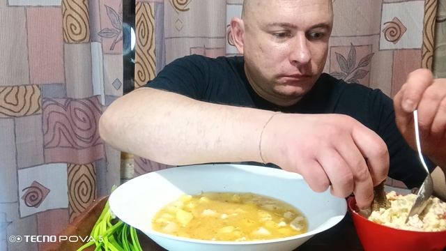 мукбанг/обжор/гороховый суп,зелень/