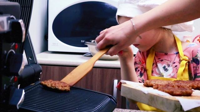 ШКОЛА ЮНЫХ ПОВАРЯТ В ЦЕНТРЕ РАЗВИТИЯ СВЕТЛЯЧКИ