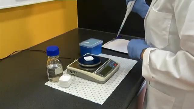Calibrating an automatic pipette