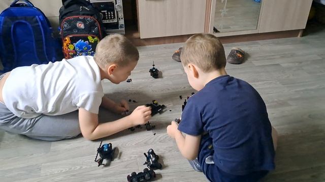 Играем в лего