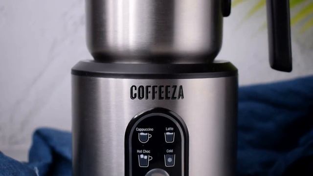 Blue Iced Latte by Coffeeza