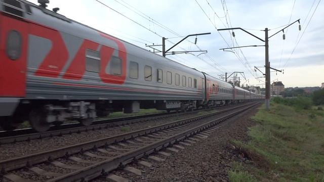 ЭП1М-496 с поездом №202 Имеретинский курорт — Москва.