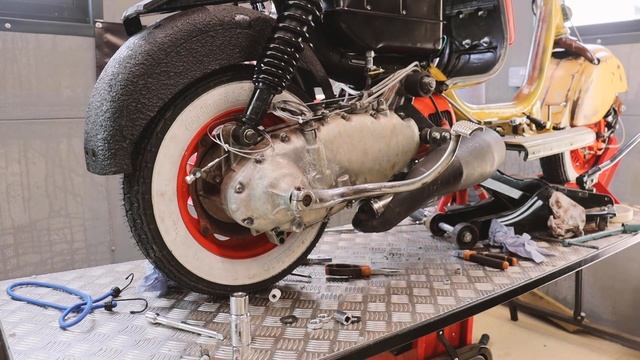 Ep13 Oddbod the Lambretta GP 200 engine fails, leaking head, fitting clutch & Dellorto carburettor.