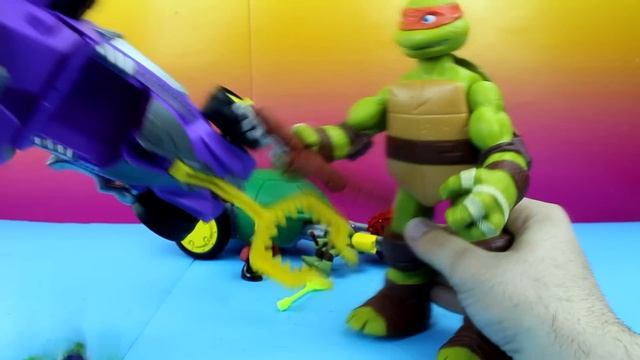 Teenage Mutant Ninja Turtles Get Supersized by Shredder Splinter Leo Donnie Mikey Raph