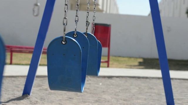 Качели...