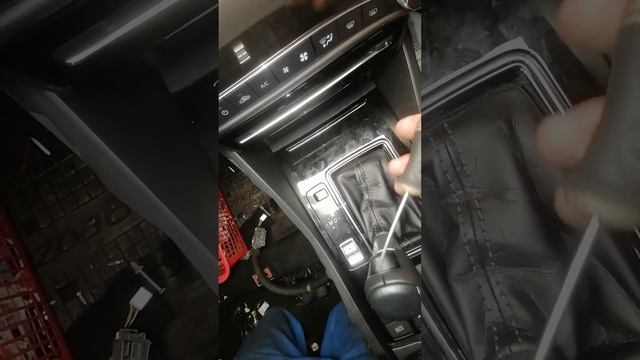 Разборка консоли Mazda 6 2018