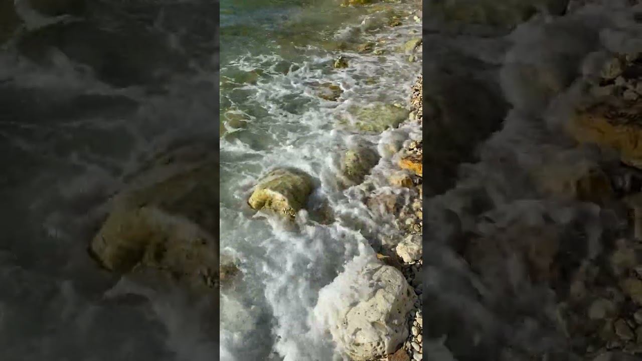 Берег Моря с волнами, с прозрачной водой, с камушками, с морским шумом #beach #waves #sea