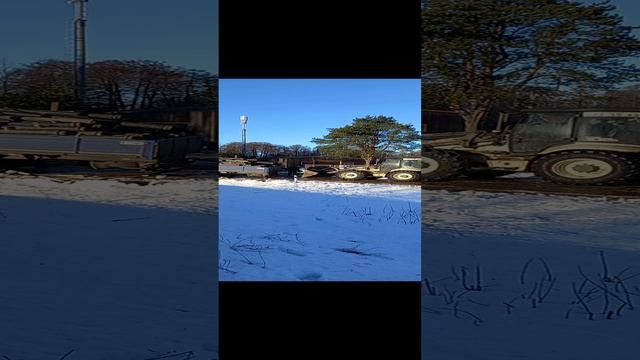 приехал трактор в помощь