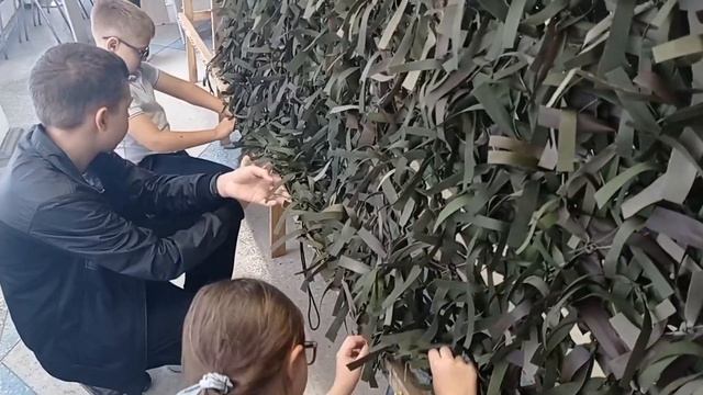 Плетение маскировочных сетей и браслетов выживания