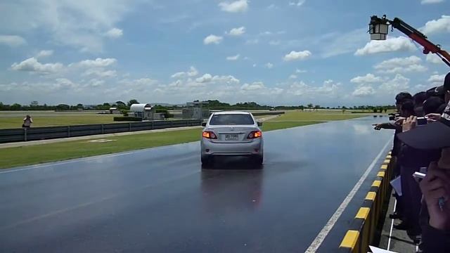 Toyota Corolla altis Without abs wet surface test #withoutabs