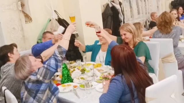 Предновогодний Корпоратив в кафе "Романтика"! Челябинск, улица Блюхера, 40. Тел. 8 (351) 25-888-55