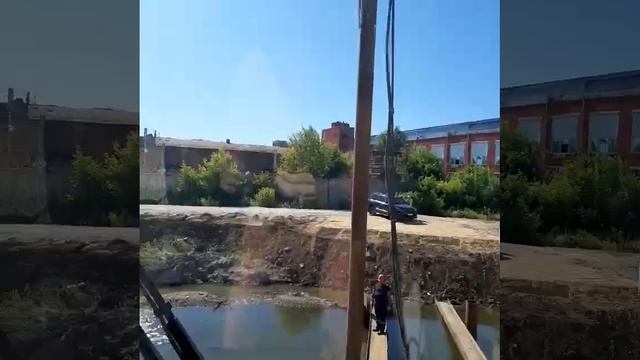 Погружение труб в воду. Аренда спецтехники +7 (985) 185-77-77