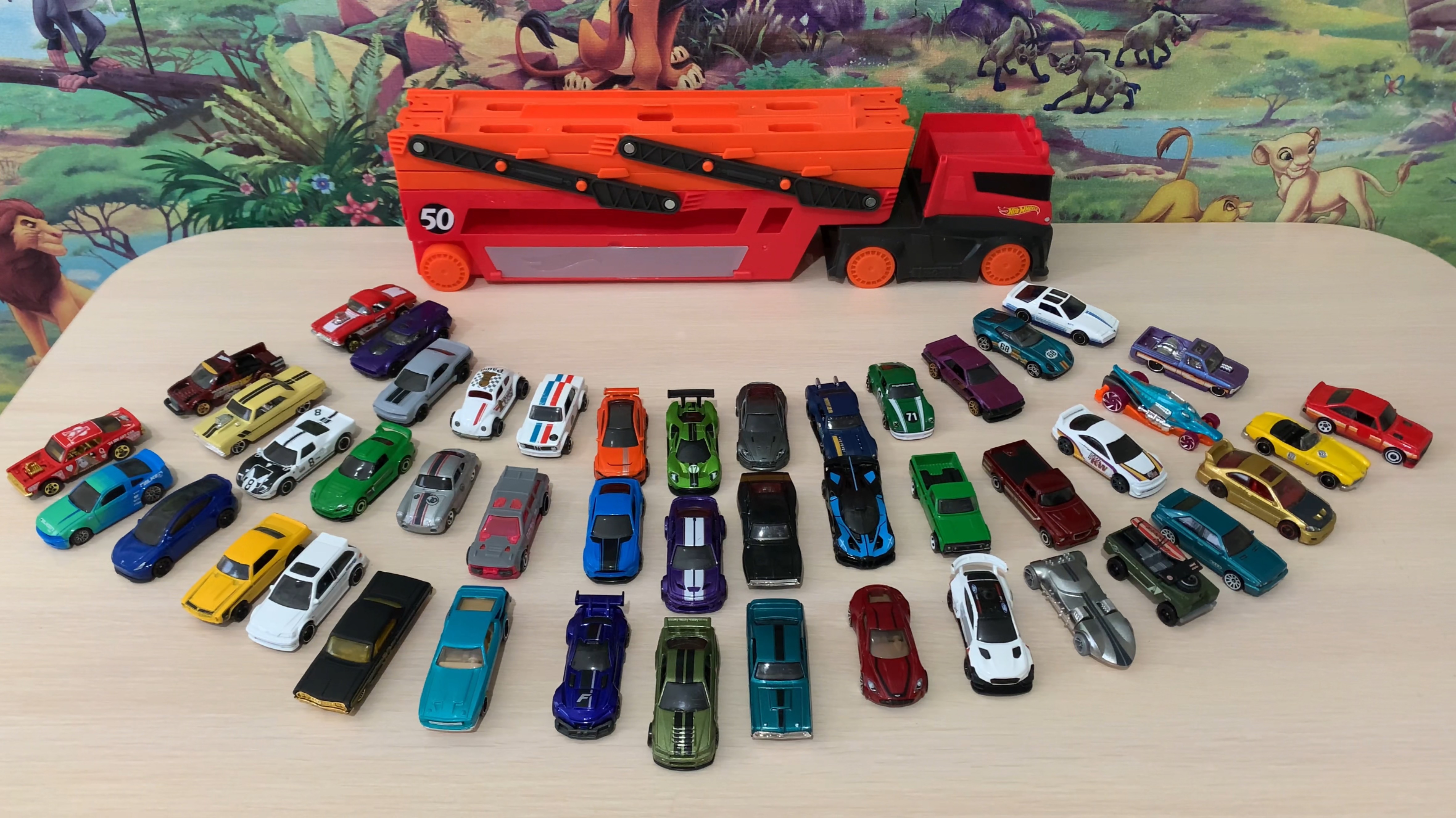 Hot Wheels мега  грузовик автовоз 
МЕГА ПЕРЕВОЗЧИК,  МЕГА ПРИЦЕП, МЕГА ТЯГАЧ.