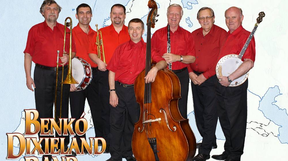 13. Benko Dixieland Band -  Ain't she sweet