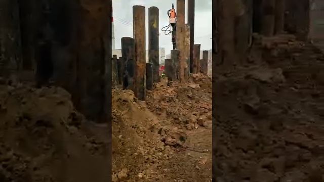 Забивка шпунта вибропогружателем на базе экскаватора 🚜 Услуги бурения тел. +7 (985) 185-77-77.