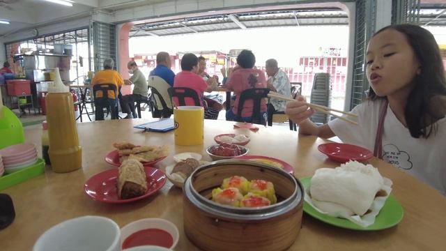 Penang Kia Favorites: Leong Kee Dim Sum, traditional dim sum restaurant, no rush and relaxed place!