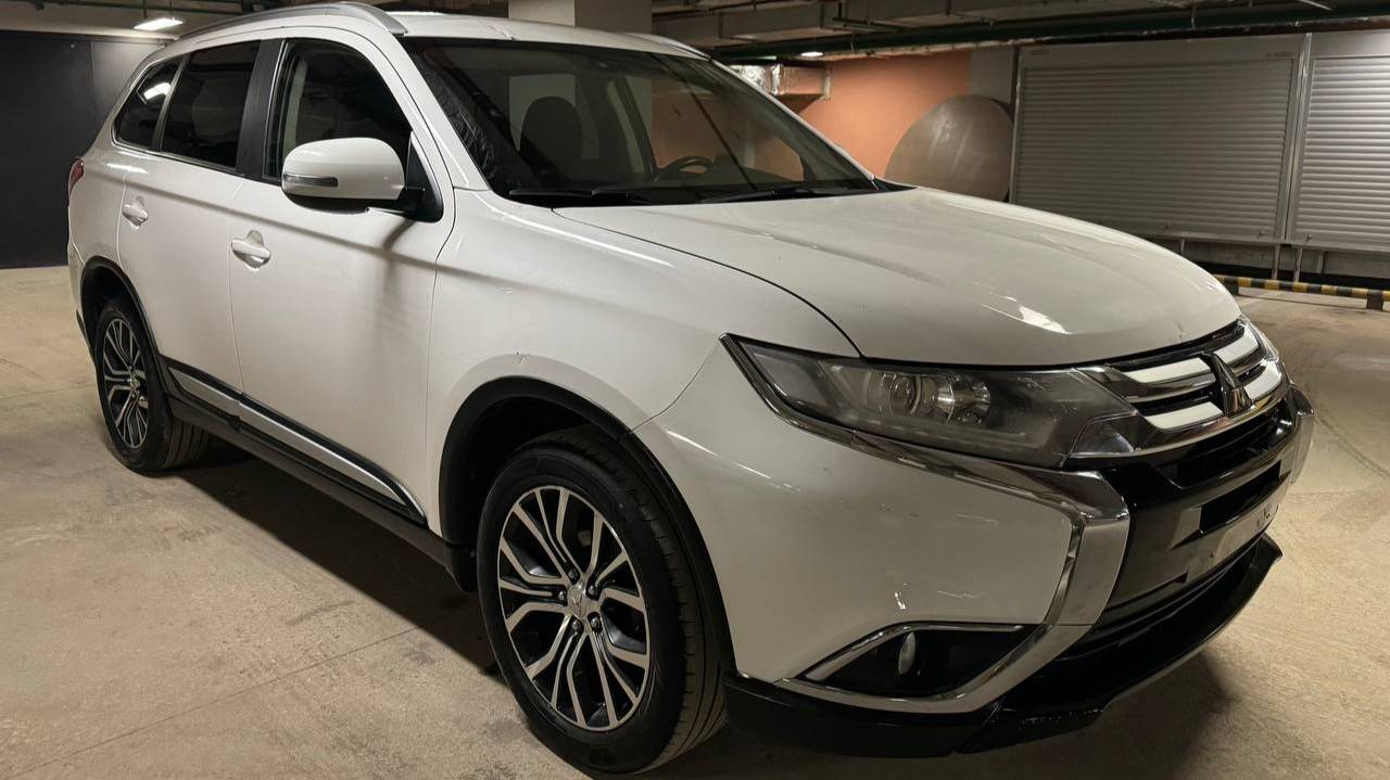 Mitsubishi Outlander; 2,0 AT; 2018; Белый