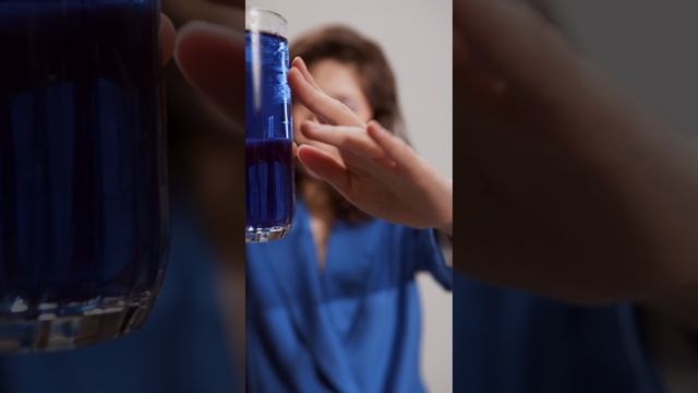 8958760-uhd_2160_4096_25fps