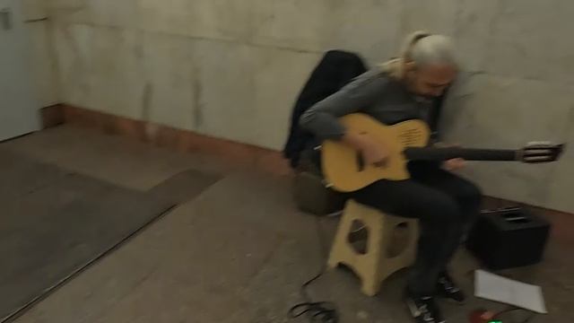 ПРОСТО МУЗЫКА В МЕТРО.