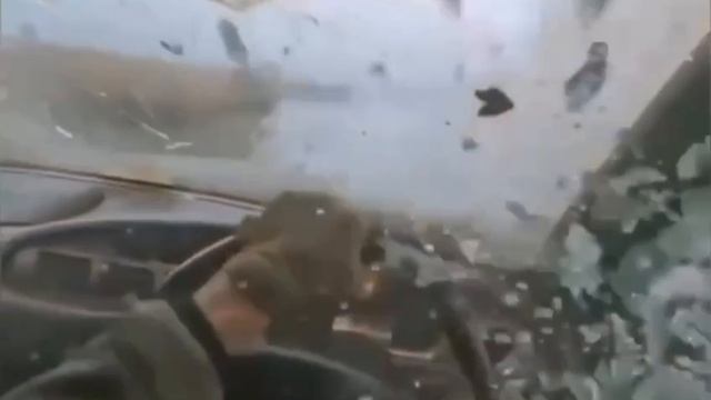 Внимание, вы оштрафованы.

Прилет российского FPV по машине ВСУ.