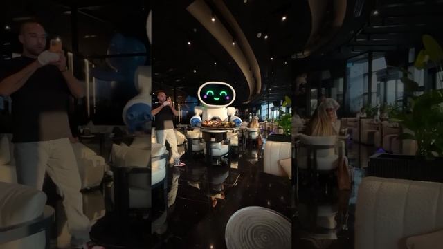 Официанты будут разносить еду по координатам