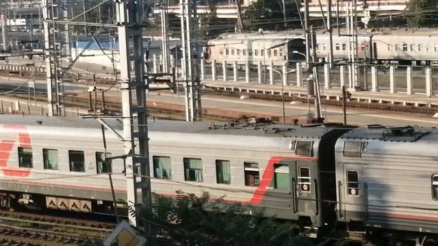 Электровоз ЭП1М 527 с поездом №306М Москва-Сухум.