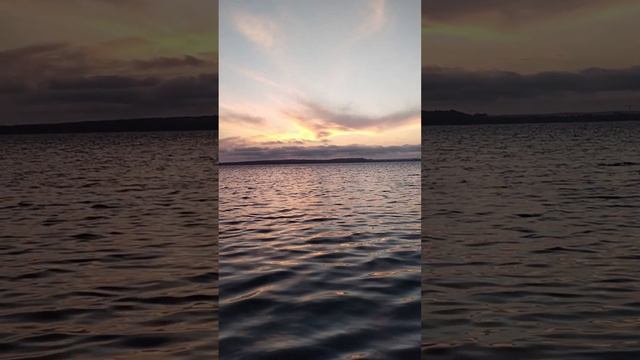 Читаю сейчас | в ТОП ГОДА #книги #ходящиевночи #море #books #booktube #sunset #лучшее