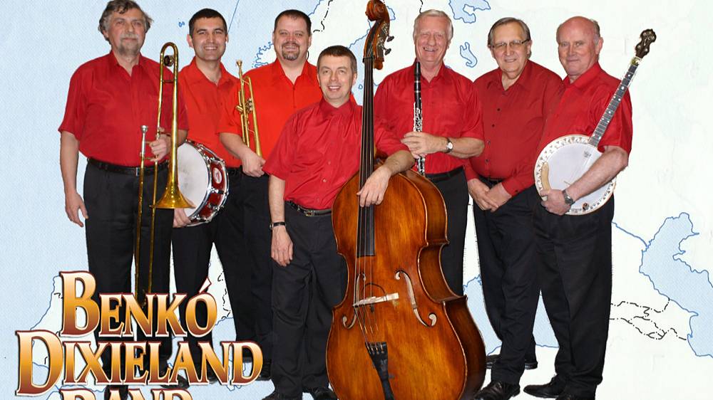 15. Benko Dixieland Band - Dinah
