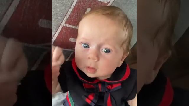 Энрике Иглесиас опубликовал трогательное видео с двухмесячной дочерью Машей😇