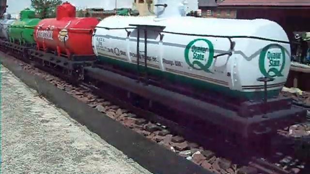 Santa Fe F3 with Tank Car Consist