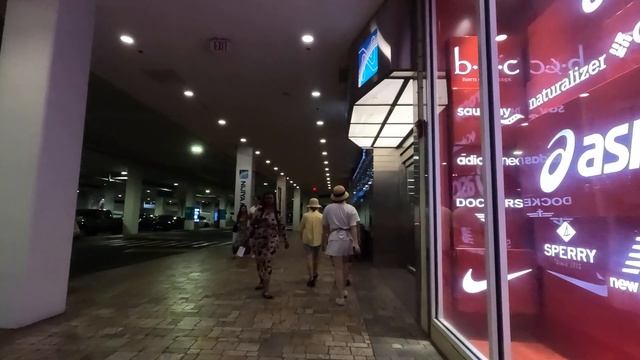 Пешеходная экскурсия по торговому центру АЛА МОАНА в Гонолулу, Гавайи