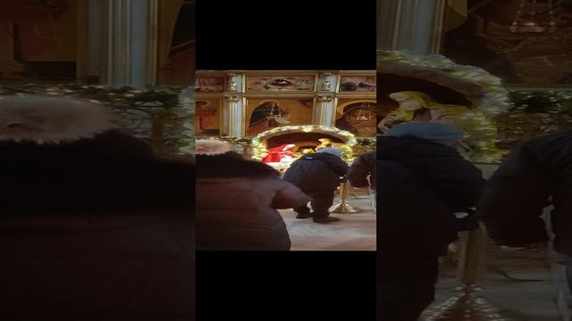 1000145639.mp4Рождество Христово.Вертеп в Богоявленском соборе
