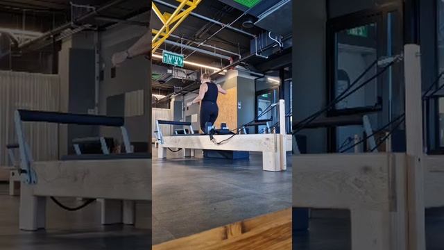 PILATES REFORMER TIME ⏳ | ПИЛАТЕС РЕФОРМЕР 🔥 | 💪🙂 פילאטיס מכשירים #shorts #video #fun #love #work