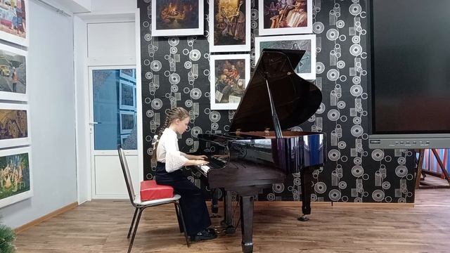 Чернова Милена, 9 лет - И. С. Бах, Маленькая прелюдия до минор
