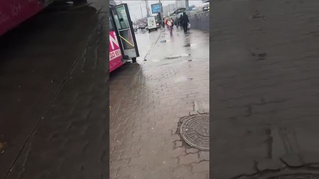 В Батайске водитель 212 маршрутки отказывается принимать транспортные карты. 🤬