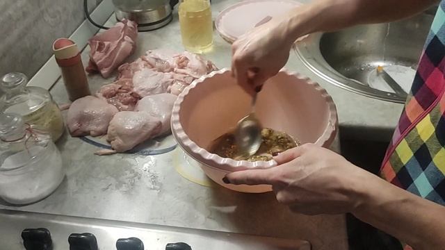Простой рецепт куриных бедрышек для горячего копчения