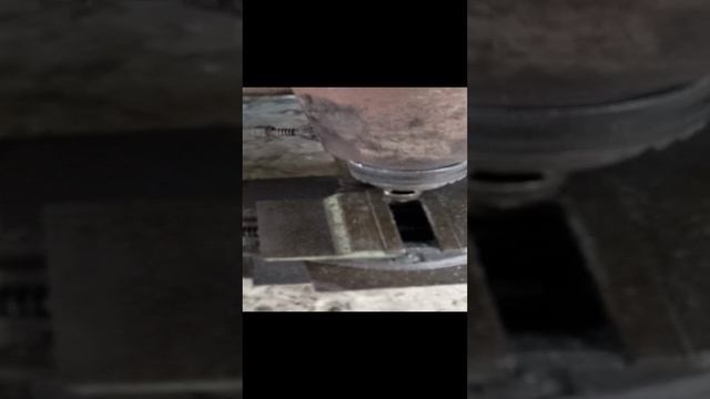 самодельный сверлильный станок.