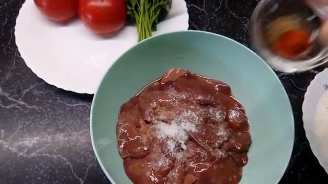 Теплый салат с куриной печенью и помидорами пошаговый рецепт