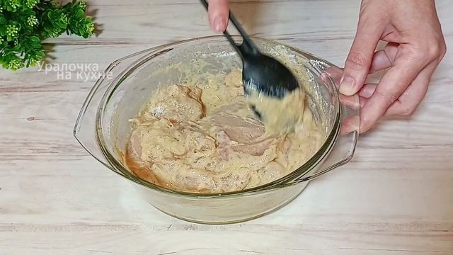 Нежное куриное филе в кляре. Сочная куриная грудка в кляре. Готовится очень просто и быстро.
