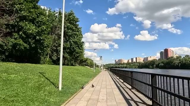 Придя в ресторан на встречу с родителями жениха, уборщица взяла меню… А едва богачи услышали заказ…