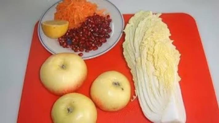 Салат из пекинской капусты с яблоками
